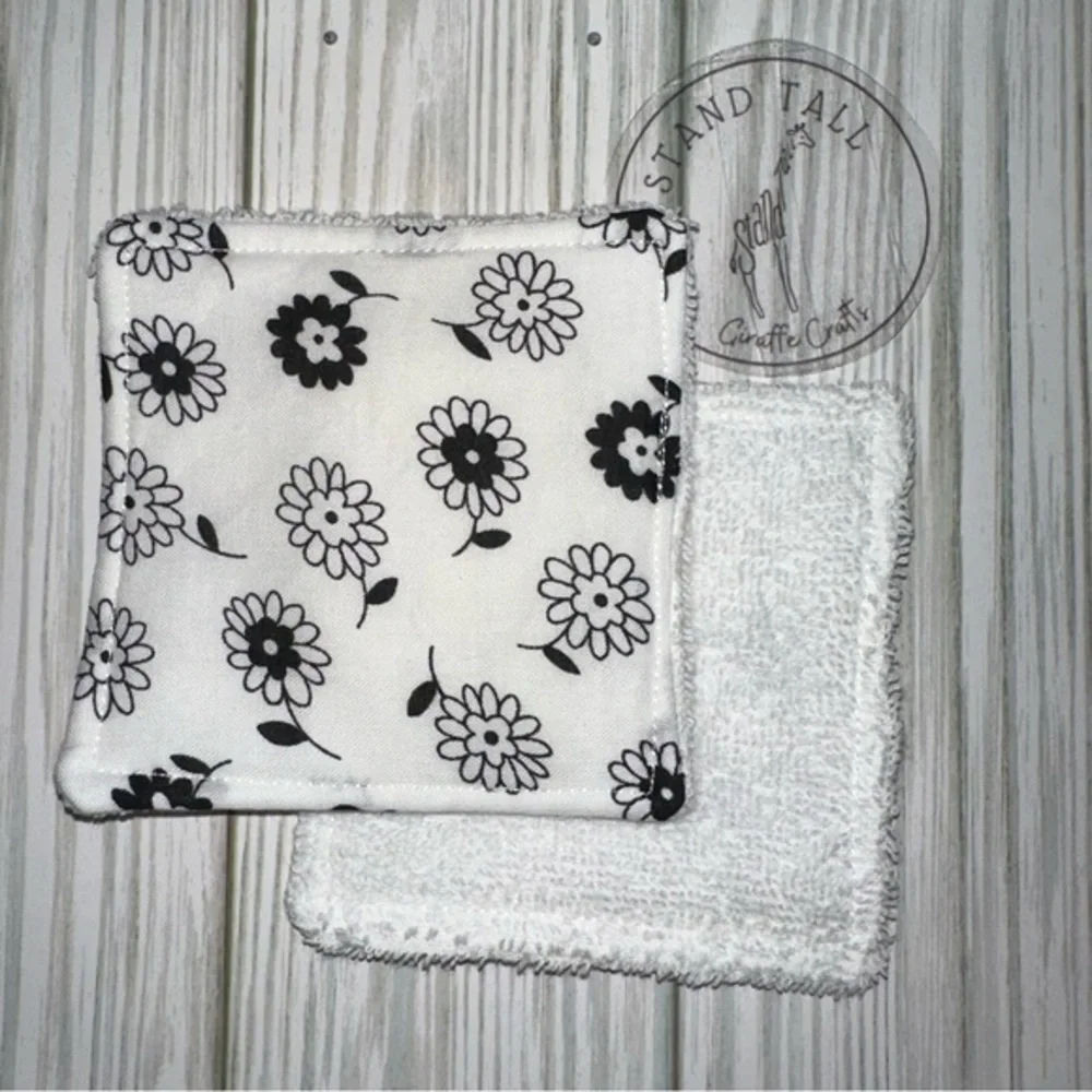 White/black floral reusable makeup remover pads (2pack) new